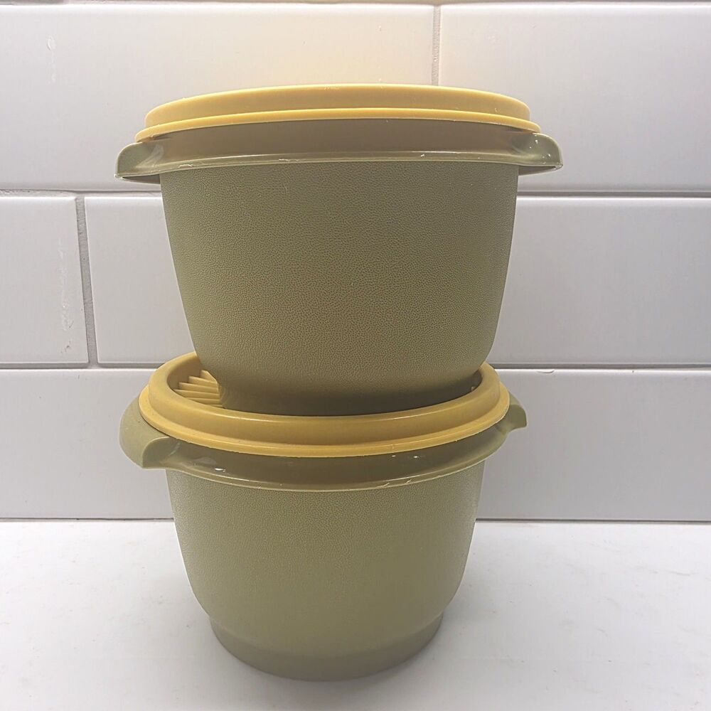 Vintage Tupperware 886-20 Avocado Green Servalier Bowls w Yellow Starburst Lids